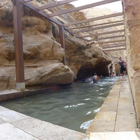 Afra Hot Springs Chalets At-Tafilah Экстерьер фото