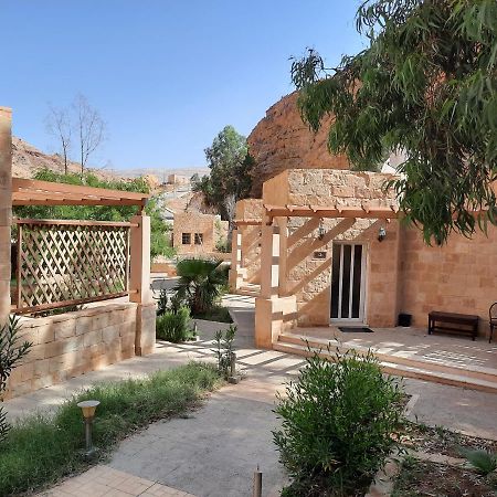 Afra Hot Springs Chalets At-Tafilah Экстерьер фото
