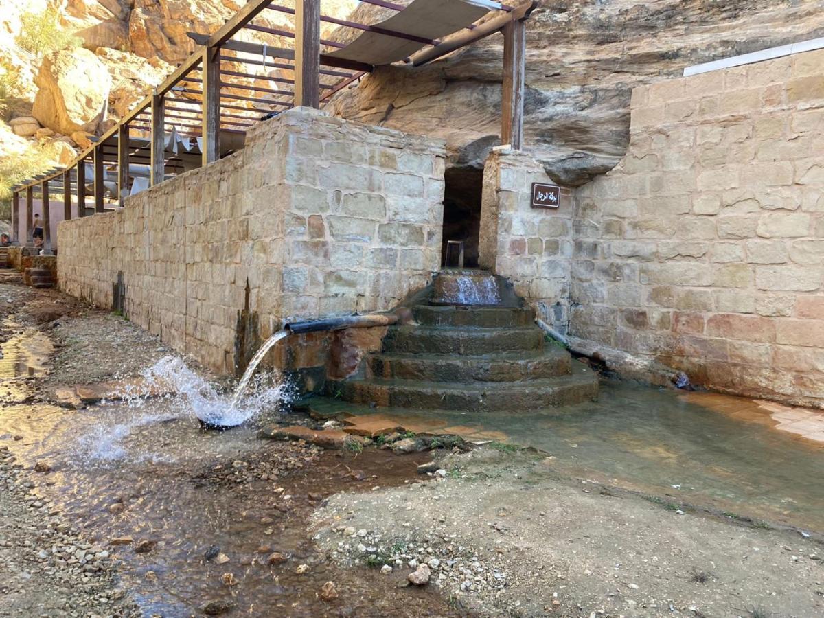 Afra Hot Springs Chalets At-Tafilah Экстерьер фото