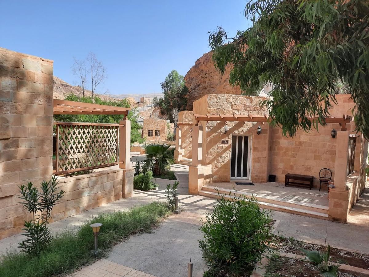 Afra Hot Springs Chalets At-Tafilah Экстерьер фото
